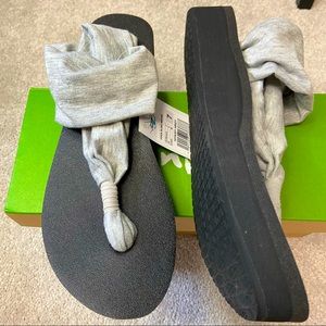 NWT SANUK Women’s Yoga Sling Black Wedge - Size:7